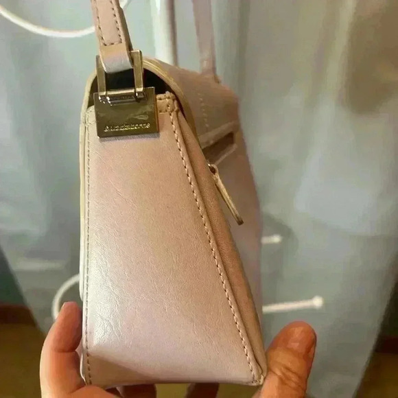 Liz Claiborne Leather Shoulder Bag Blush Pink - Picture 3 of 8